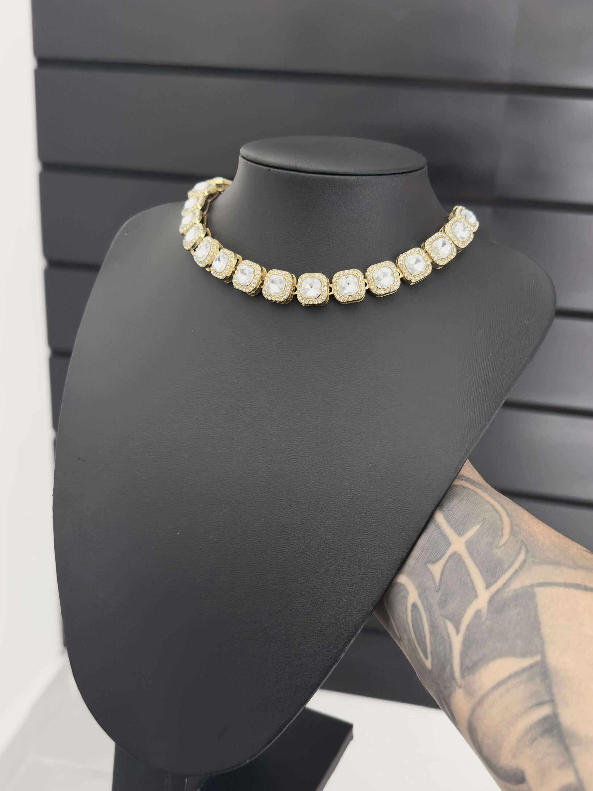 Colar de Pedras  / Feminino