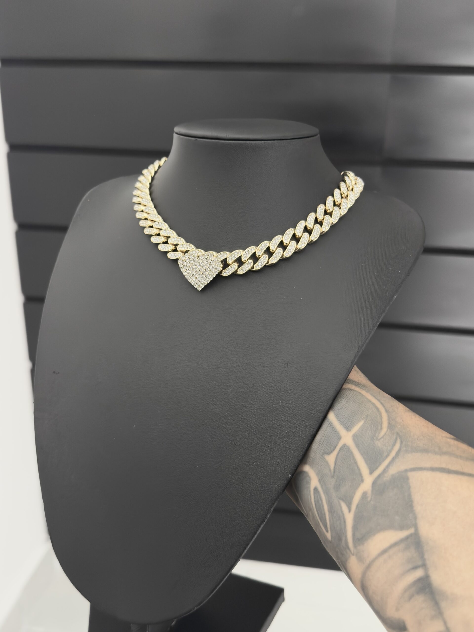 Colar Grumet Coração/ Feminino