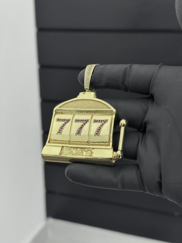 Pingente Caçaniquel 777 (GG)