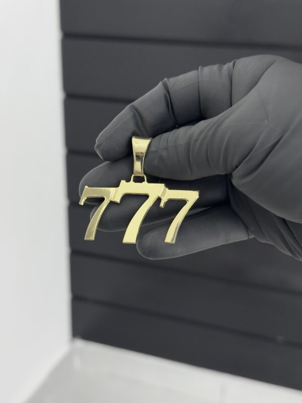 Pingente 777