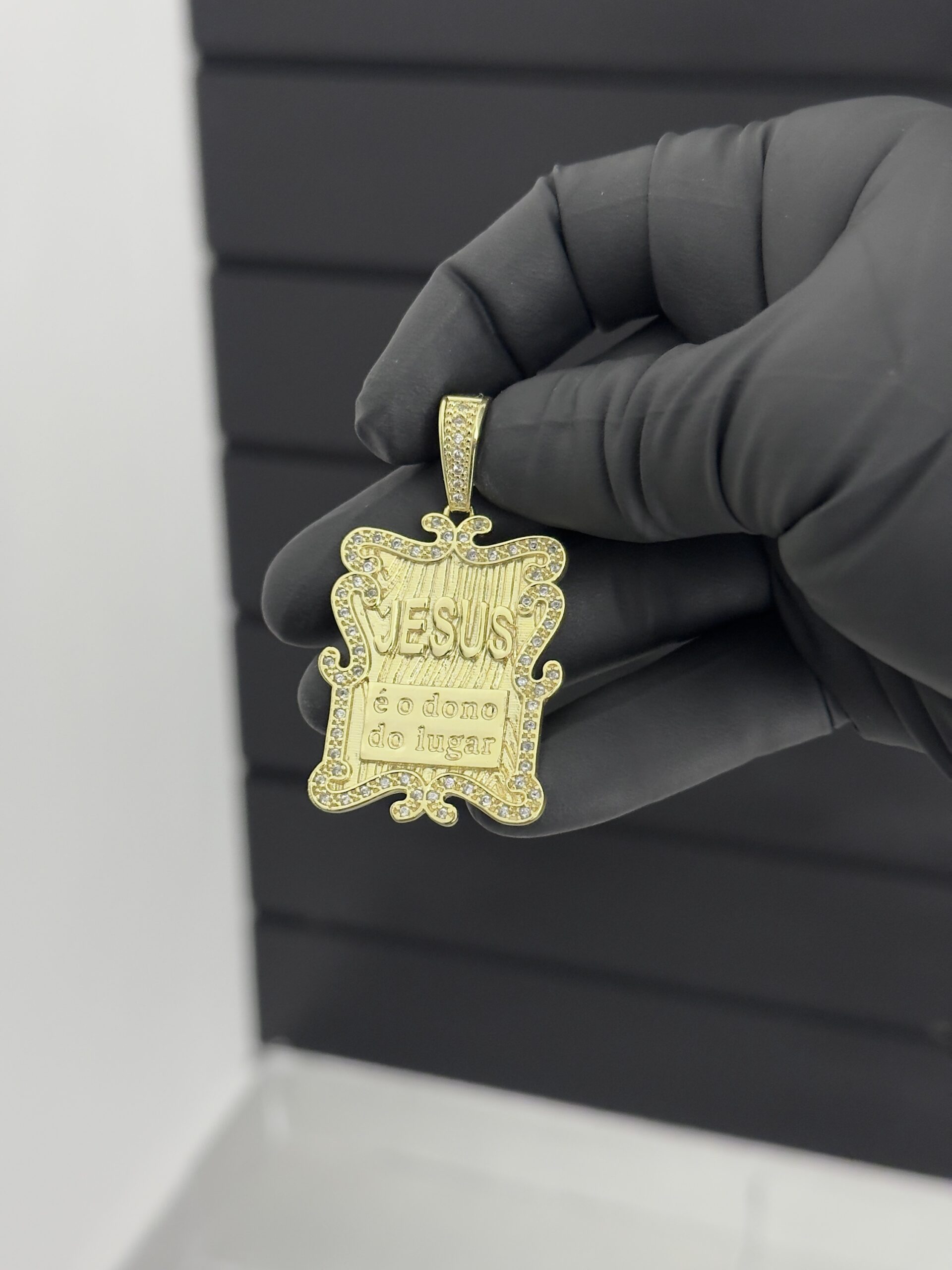 Pingente Jesus é o dono do lugar