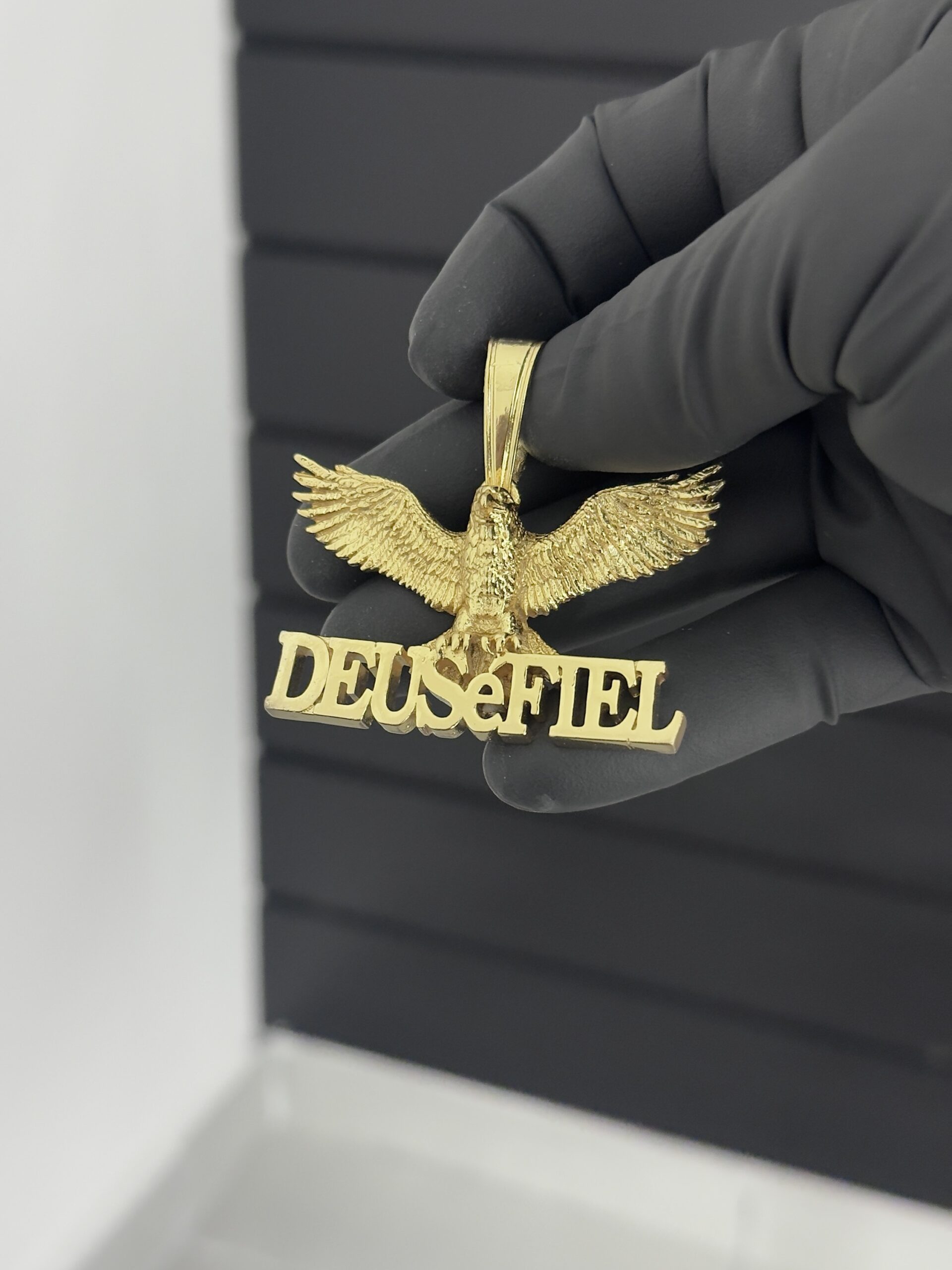 Pingente Aguia Deus é Fiel (G)