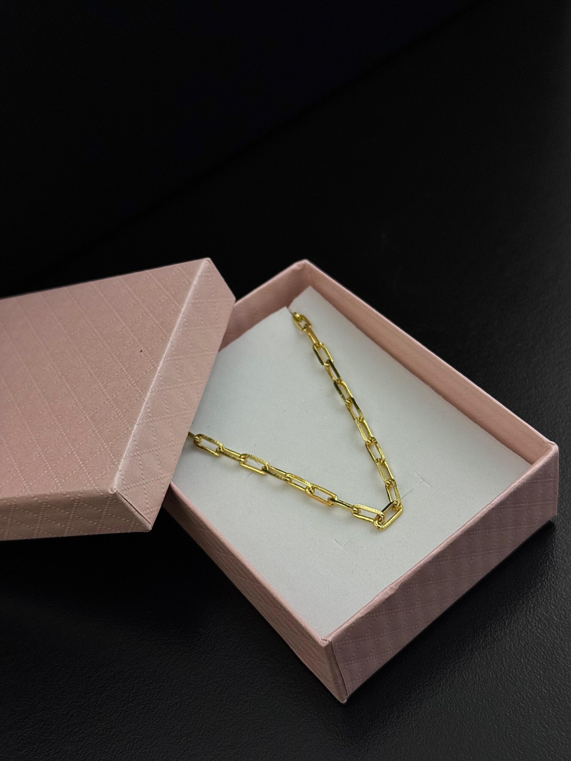 Colar Cart|er Alongado 3mm • Porta Joias “Brinde”